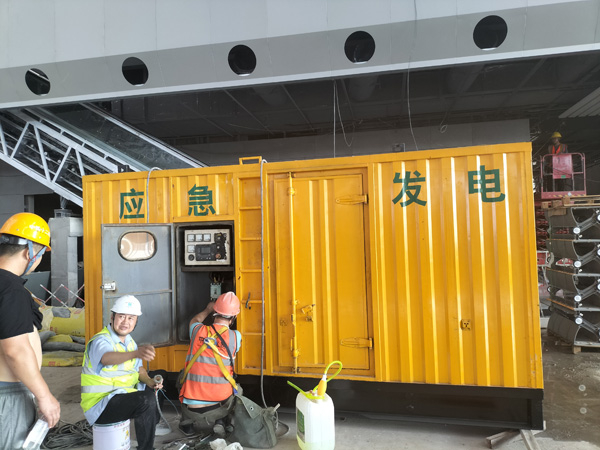 右玉怎样判断空气滤清器是否需要更换？